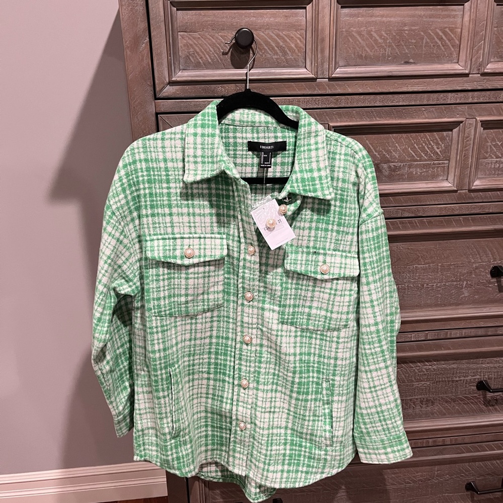 Forever21 green and white shaket NWT super cute